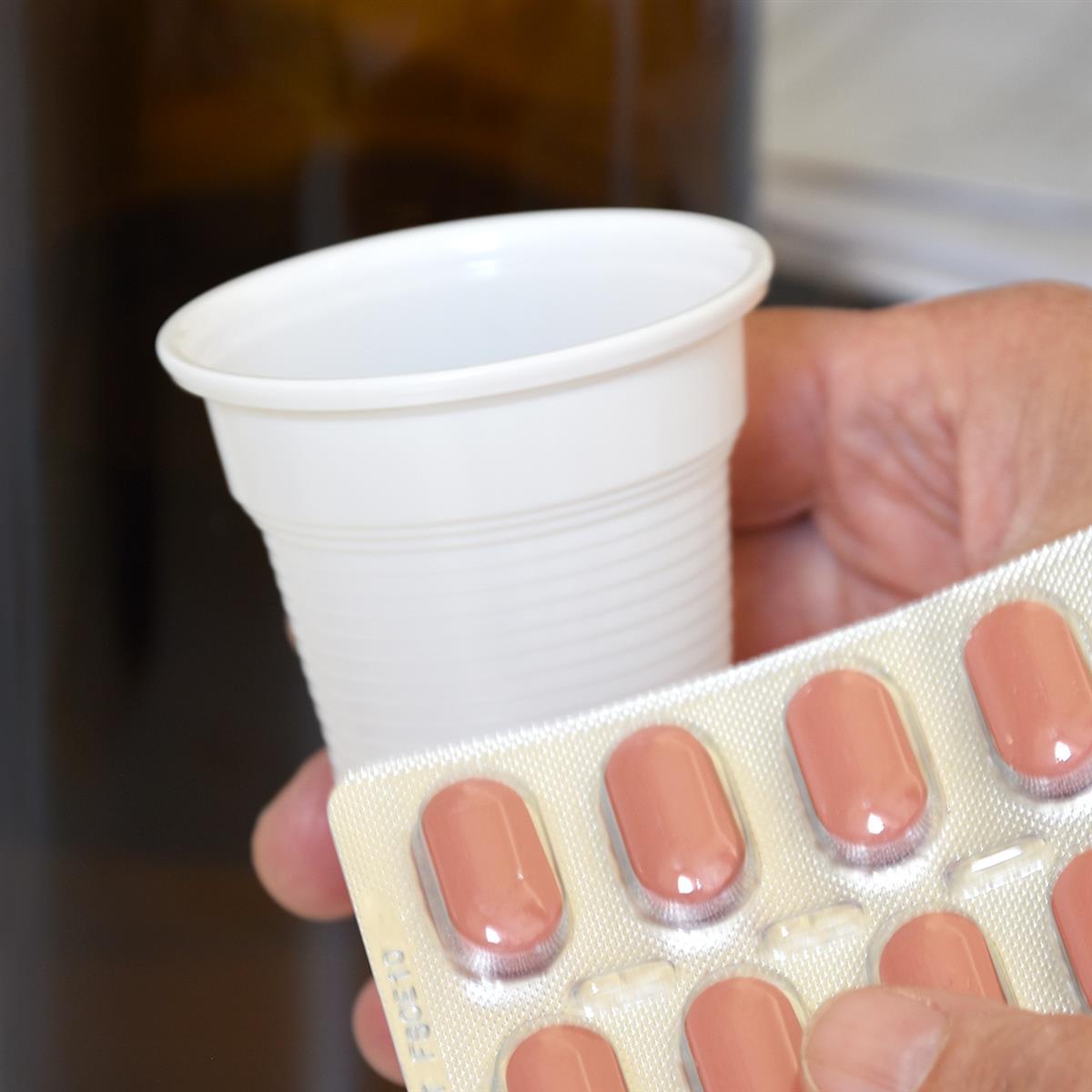 Trinkbecher aus PP weiss Ø 57 mm 100 ml, Packung mit 100 Stück